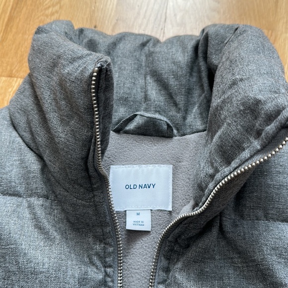 Old Navy women’s gray puffer vest - Picture 2 of 6